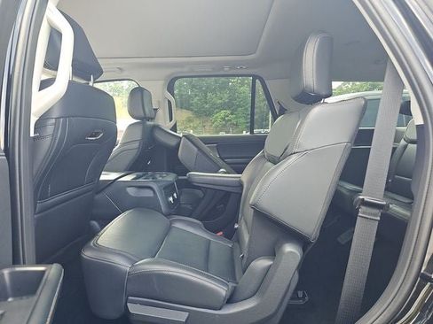 Used 2025 Ford Expedition Platinum AWD/4WD image 18