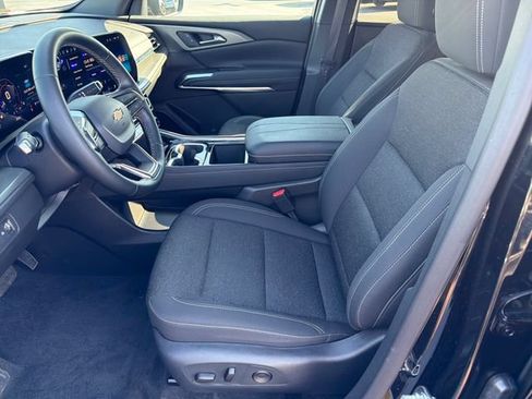 Certified 2025 Chevrolet Traverse LT w/ LPO, Cargo Package AWD/4WD image 10