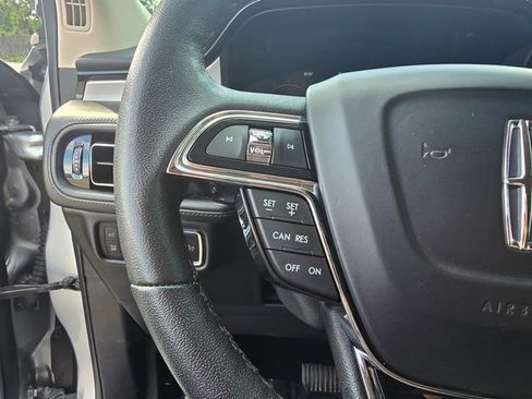 Used 2021 Lincoln Nautilus AWD image 26