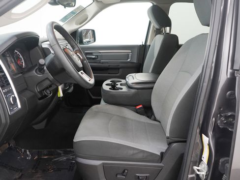 Used 2023 RAM 1500 Classic SLT AWD/4WD image 23