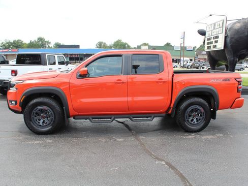 Used 2025 Nissan Frontier PRO-4X AWD/4WD image 8