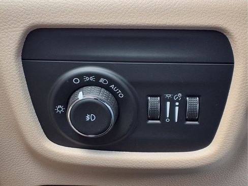 New 2026 Jeep Grand Cherokee Limited image 15