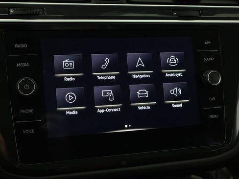 Used 2024 Volkswagen Tiguan SE R-Line FWD image 48