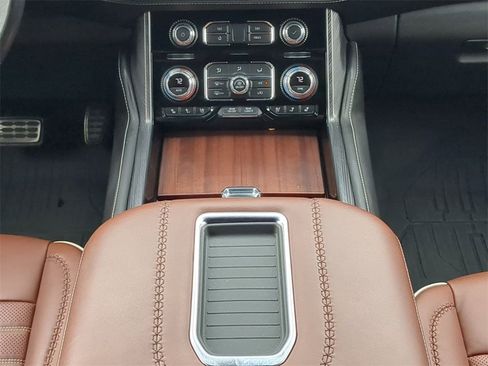 Used 2023 GMC Yukon Denali Ultimate image 20