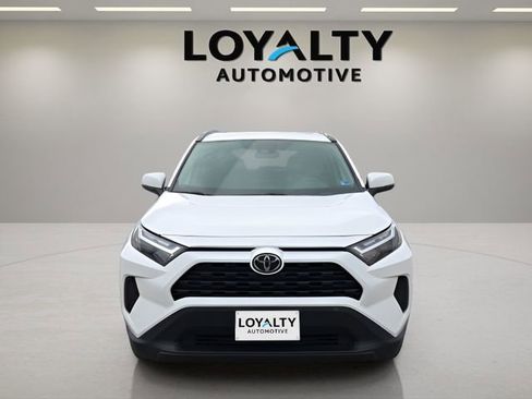 Used 2022 Toyota RAV4 XLE image 8
