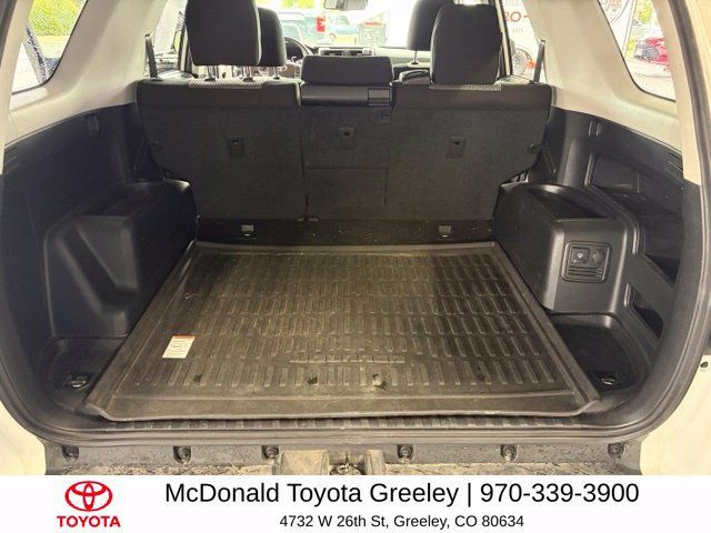 Used 2020 Toyota 4Runner SR5 AWD/4WD image 15