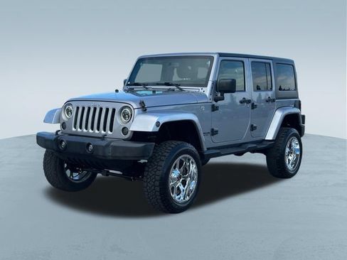 Used 2016 Jeep Wrangler Unlimited Sahara AWD/4WD image 3