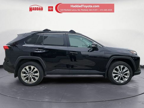 Used 2023 Toyota RAV4 XLE Premium AWD/4WD image 7