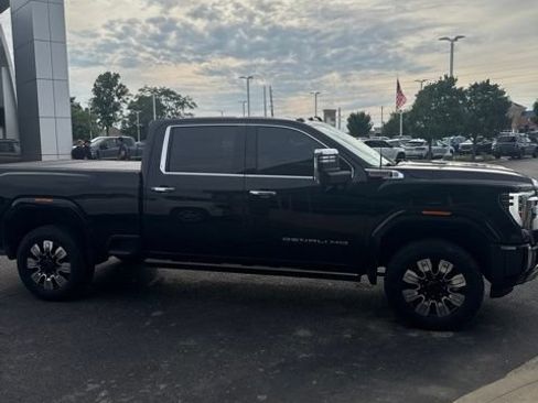 Used 2024 GMC Sierra 2500 Denali w/ Denali Reserve Package AWD/4WD image 6