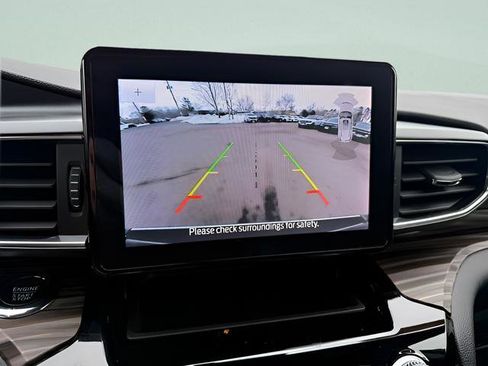 Used 2023 Ford Explorer Limited w/ Equipment Group 301A AWD/4WD image 11