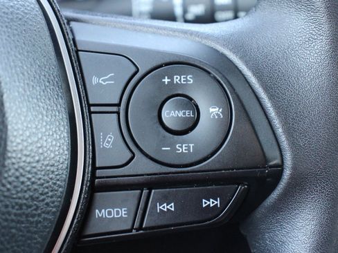 Used 2022 Toyota RAV4 XSE AWD/4WD image 25