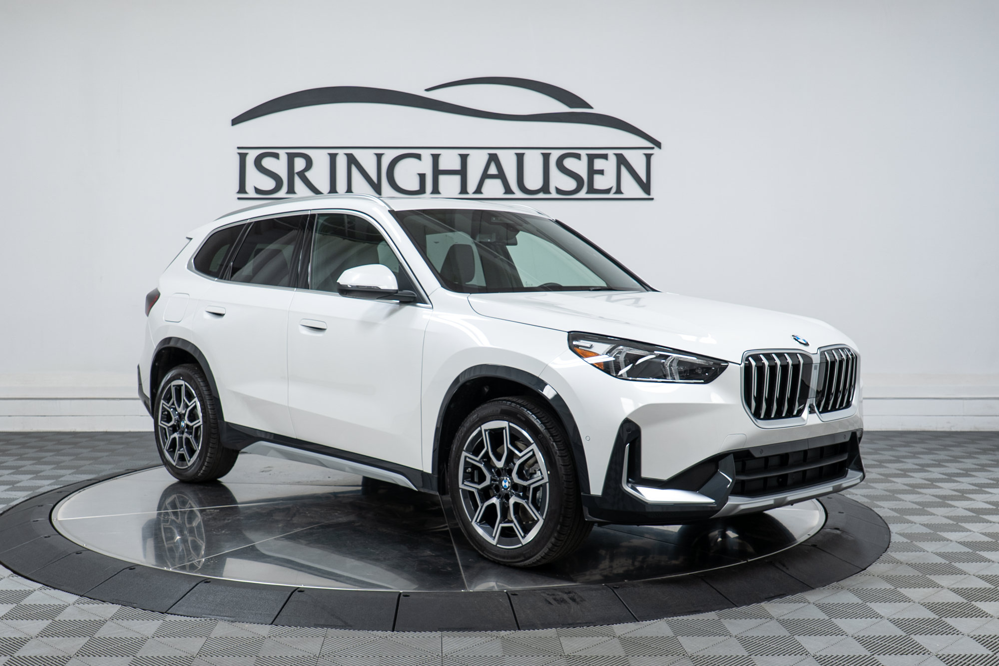Used 2026 BMW X1 xDrive28i w/ Technology Package AWD/4WD image 3