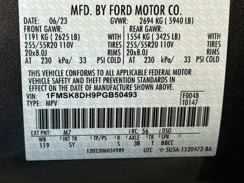 Used 2023 Ford Explorer XLT w/ Equipment Group 202A AWD/4WD image 28