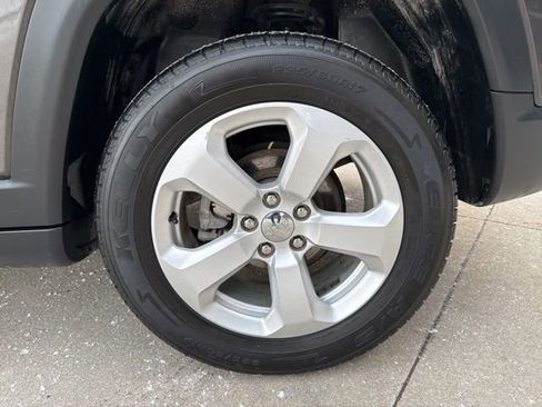 Used 2020 Jeep Compass Latitude image 48