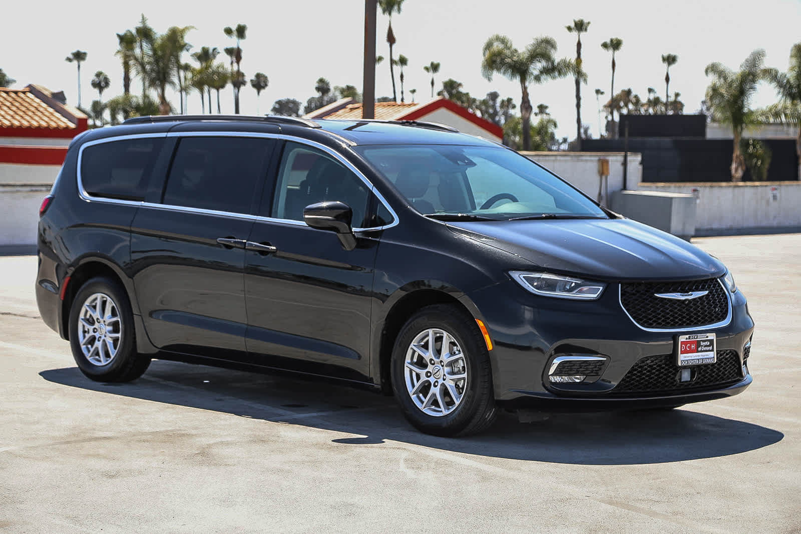 Used 2022 Chrysler Pacifica Touring-L FWD image 4