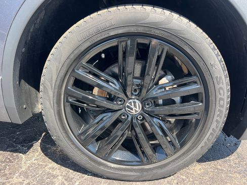 Used 2022 Volkswagen Tiguan SE R-Line AWD/4WD image 45