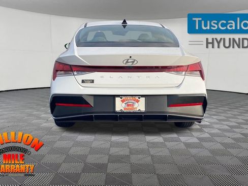 Used 2024 Hyundai Elantra SEL image 8