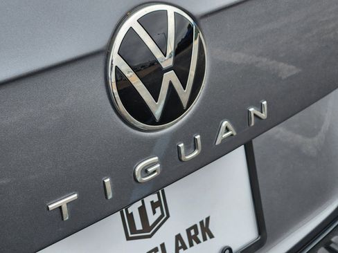 Used 2024 Volkswagen Tiguan SE R-Line image 29