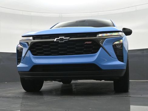 Used 2024 Chevrolet Trax RS FWD image 27