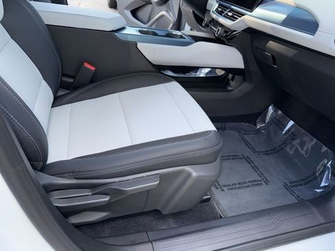 Used 2025 Chevrolet Equinox EV LT image 19