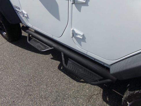 Used 2017 Jeep Wrangler Unlimited Sport w/ Quick Order Package 24S AWD/4WD image 11