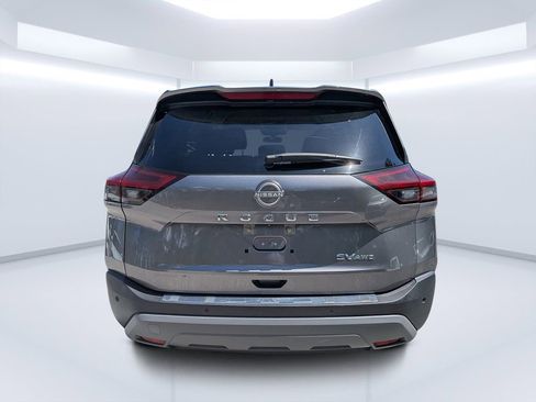 Used 2023 Nissan Rogue SV image 4