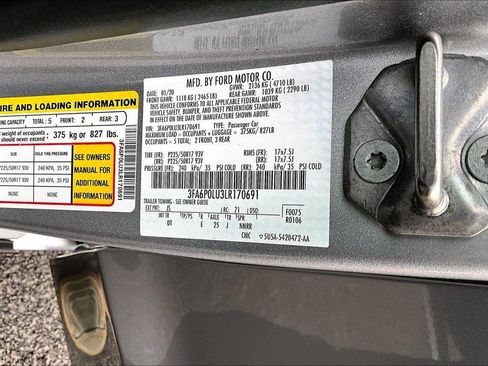 Used 2020 Ford Fusion SE image 16