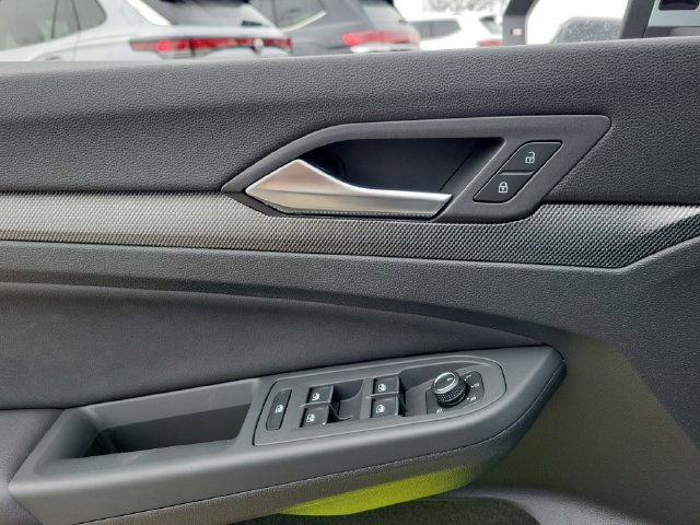 New 2026 Volkswagen GTI SE FWD image 17