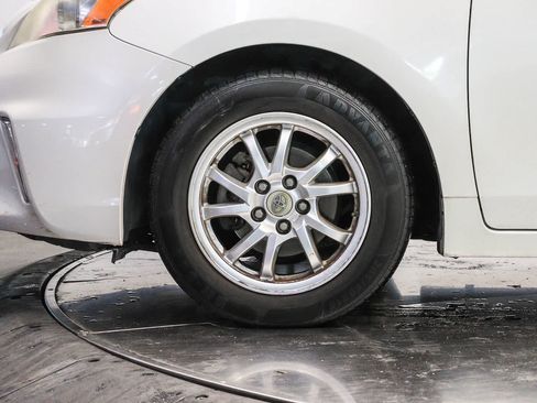 Used 2012 Toyota Prius V Two w/ Preferred Accessory Pkg FWD image 9