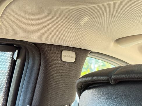 Used 2011 Mercedes-Benz S 550 4MATIC image 26