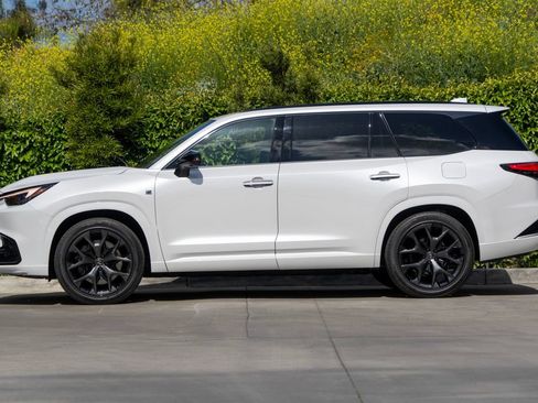 New 2026 Lexus TX 500h AWD image 8