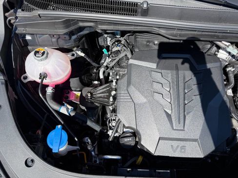 Used 2025 Kia Carnival SX Prestige image 12