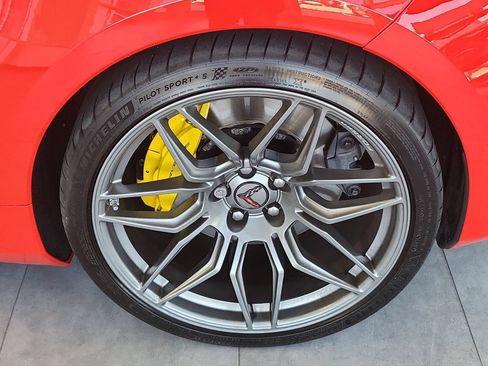 Used 2025 Chevrolet Corvette Z06 RWD image 31