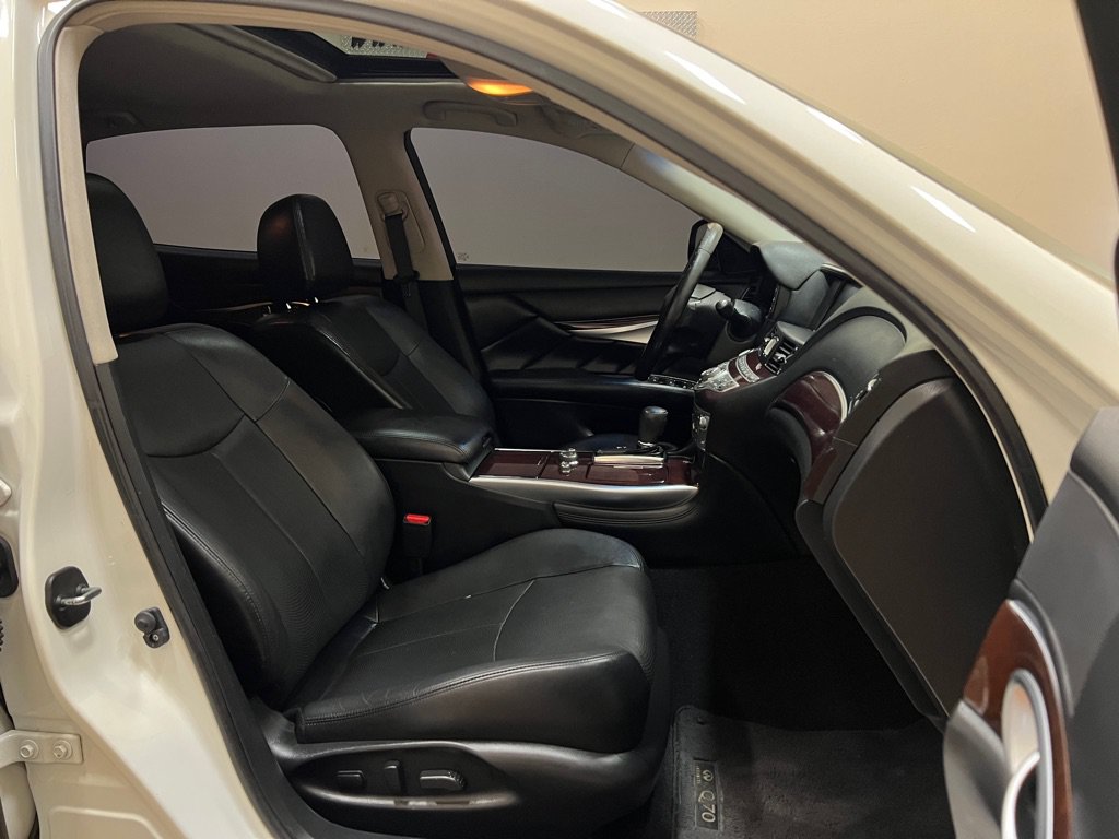 Used 2018 INFINITI Q70 L 3.7 RWD image 25