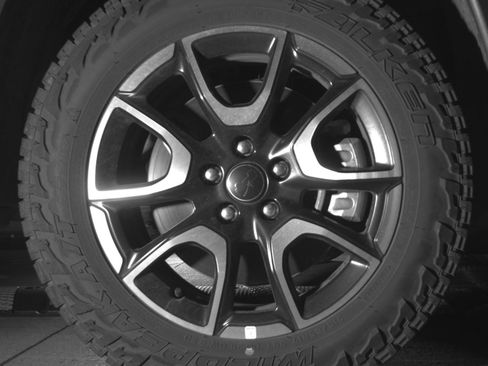 Used 2025 Jeep Compass Trailhawk AWD/4WD image 13
