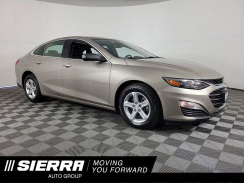 Used 2022 Chevrolet Malibu LS image 1