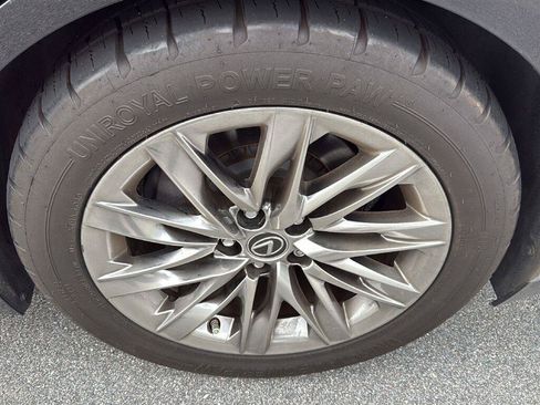 Used 2018 Lexus LS 500 w/ Interior Upgrade Package RWD image 6