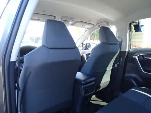 Used 2024 Toyota RAV4 XLE FWD image 22