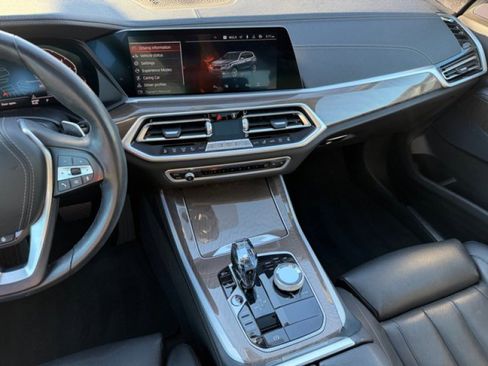 Used 2022 BMW X5 xDrive40i w/ Executive Package AWD/4WD image 14