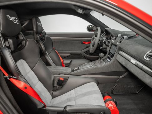 Used 2024 Porsche 718 Cayman GT4 RS image 18