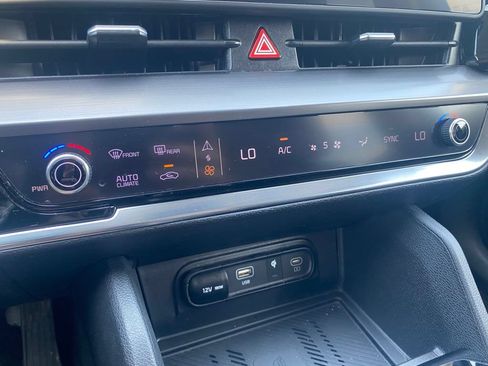 Certified 2023 Kia Sportage EX FWD image 19