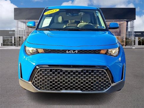 Used 2023 Kia Soul EX image 2