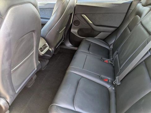 Used 2022 Tesla Model Y Long Range image 20