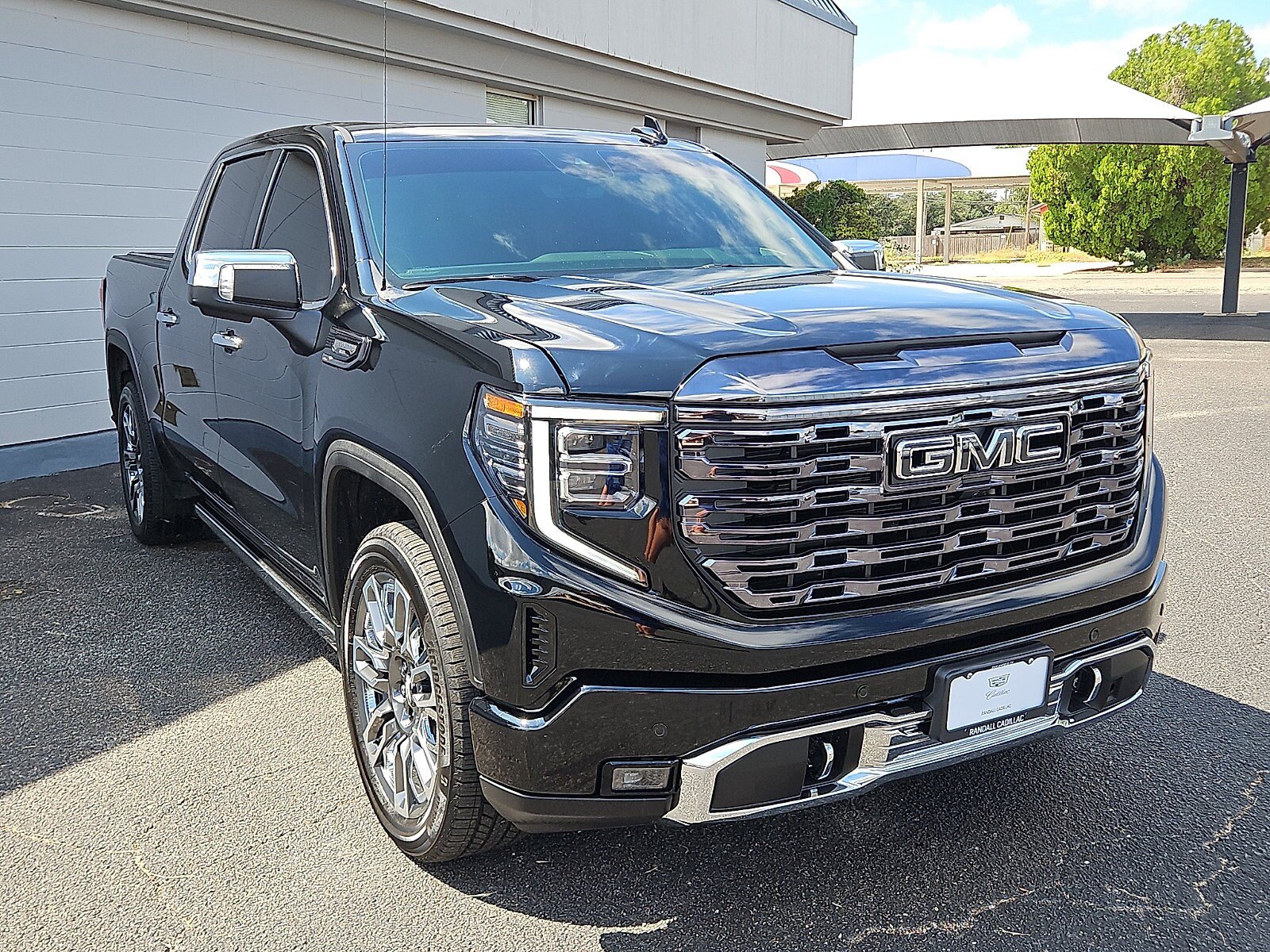 Used 2024 GMC Sierra 1500 Denali Ultimate AWD/4WD image 4