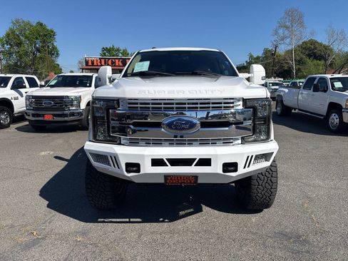 Used 2017 Ford F250 Lariat w/ Lariat Value Package image 4