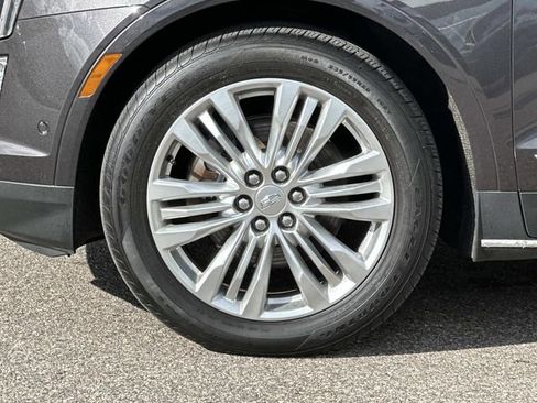 Used 2019 Cadillac XT5 Premium Luxury w/ Driver Assist Package AWD/4WD image 8