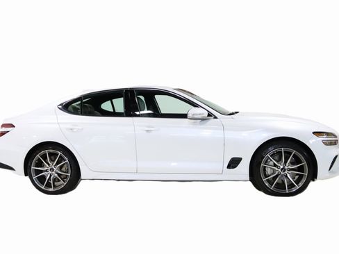 Used 2024 Genesis G70 2.5T image 5