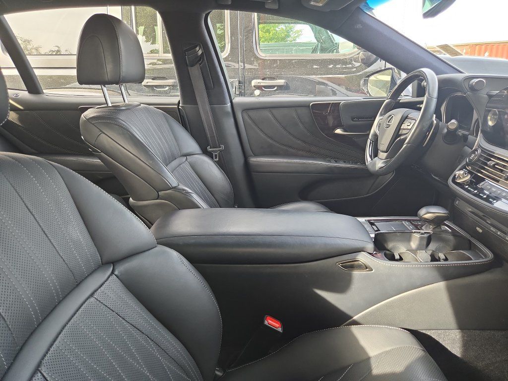 Used 2021 Lexus LS 500 AWD w/ Interior Upgrade Package image 3