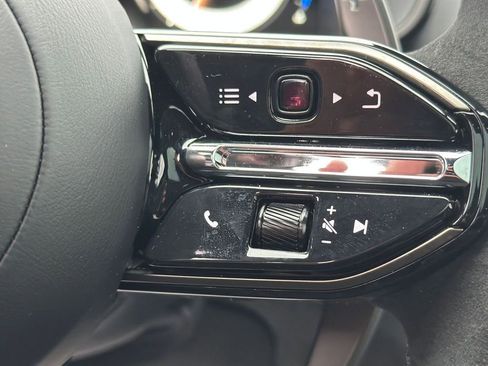 New 2026 Aston Martin DBX S image 22