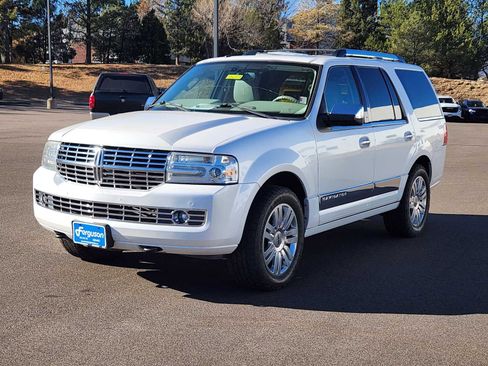 Used 2012 Lincoln Navigator 4WD image 4